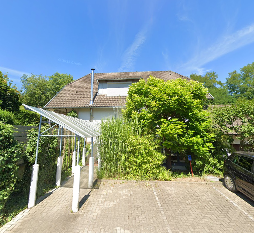 3 Zimmer Wohnung im Untergeschoss eines Dreifamilienhauses