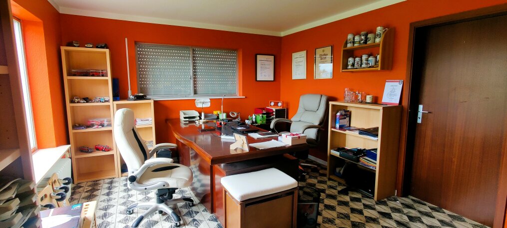 Büro EG