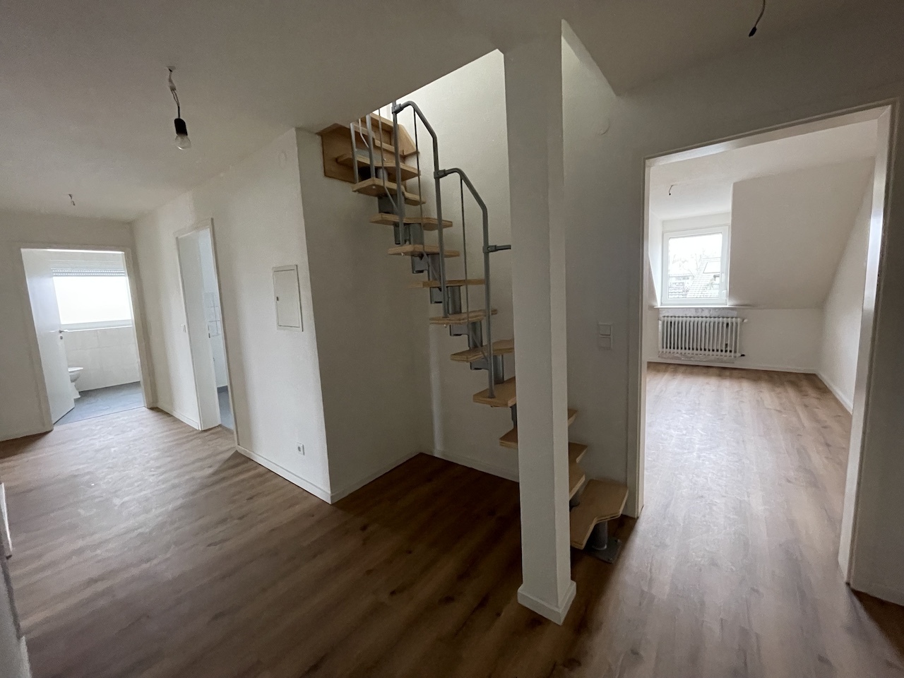 Renovierte 4-Zimmer-Wohnung mit moderner Einbauküche – Ihr neues Zuhause wartet!