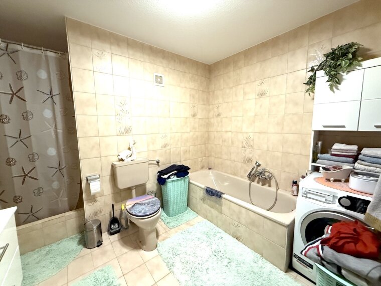 Badezimmer mit Wanne