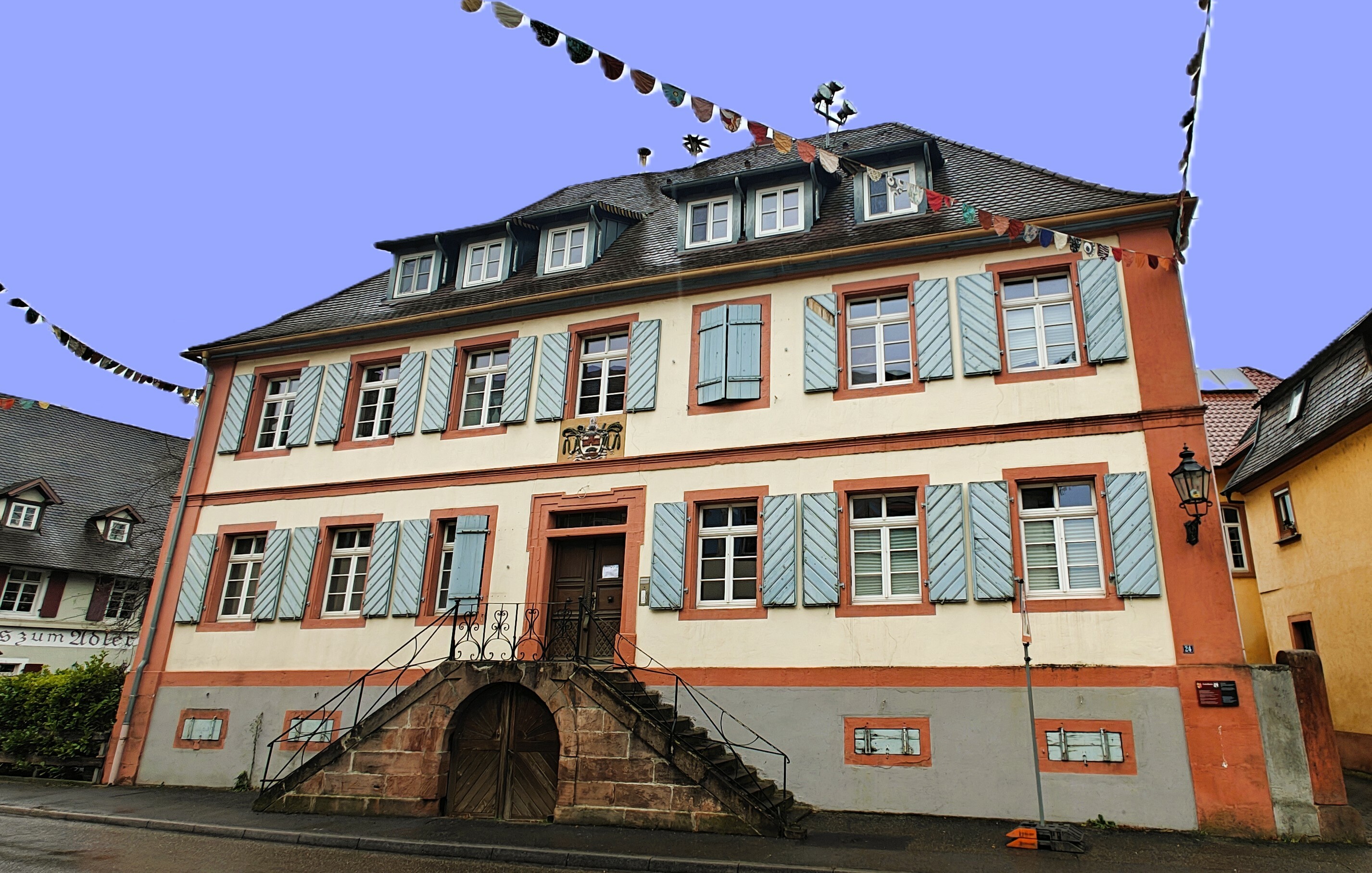 IMA-Immobilien bietet eine 2 Zimmer EG Altbau Wohnung in Schuttern