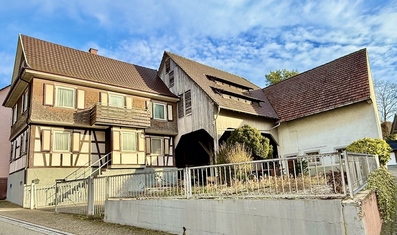  Großes Handwerkerhaus mit riesigem Grundstück, sehr viel Platz und viel Potenzial!