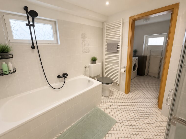 Badezimmer (Einliegerwohnung)
