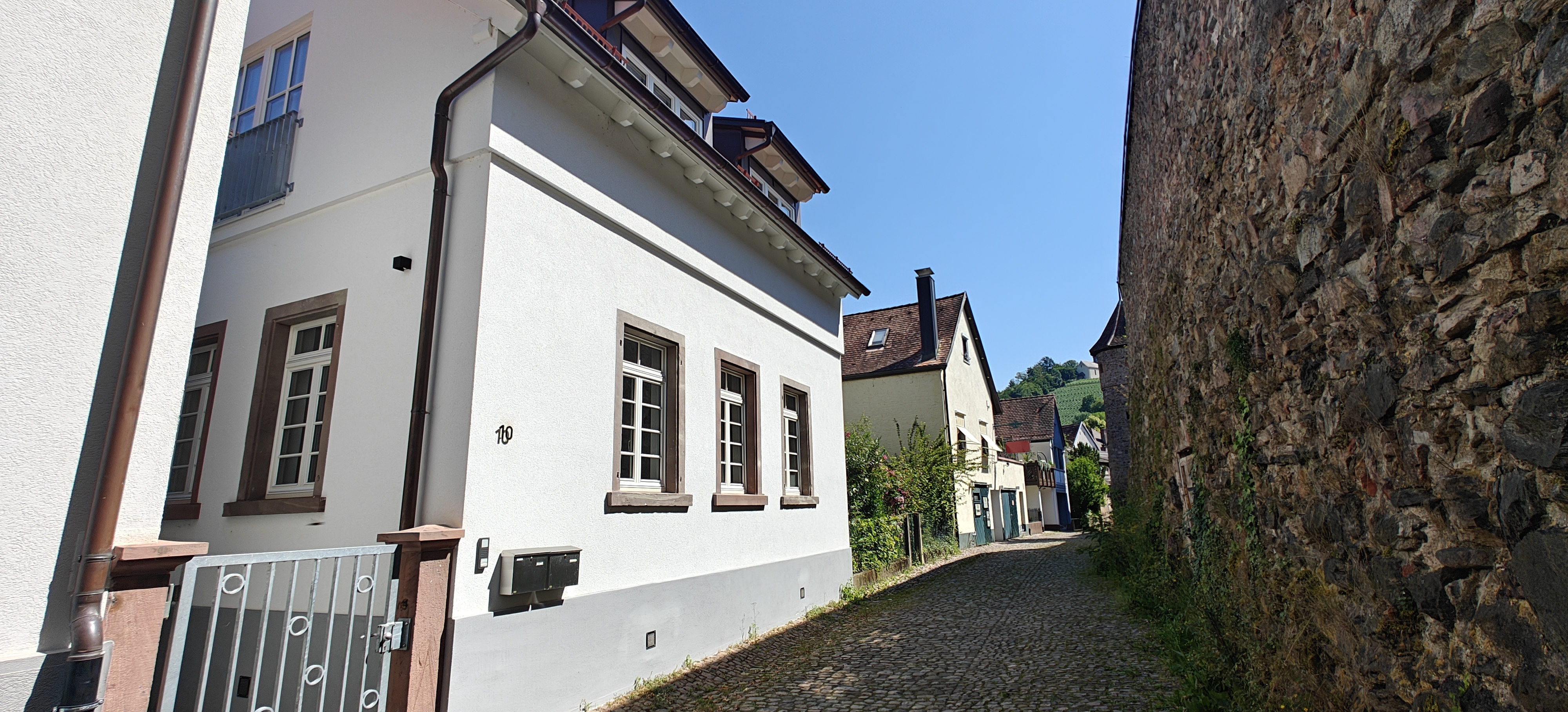 Charmante 2-Zimmer-Erdgeschosswohnung im Herzen der Altstadt. Ideal für urbanes Wohnen!