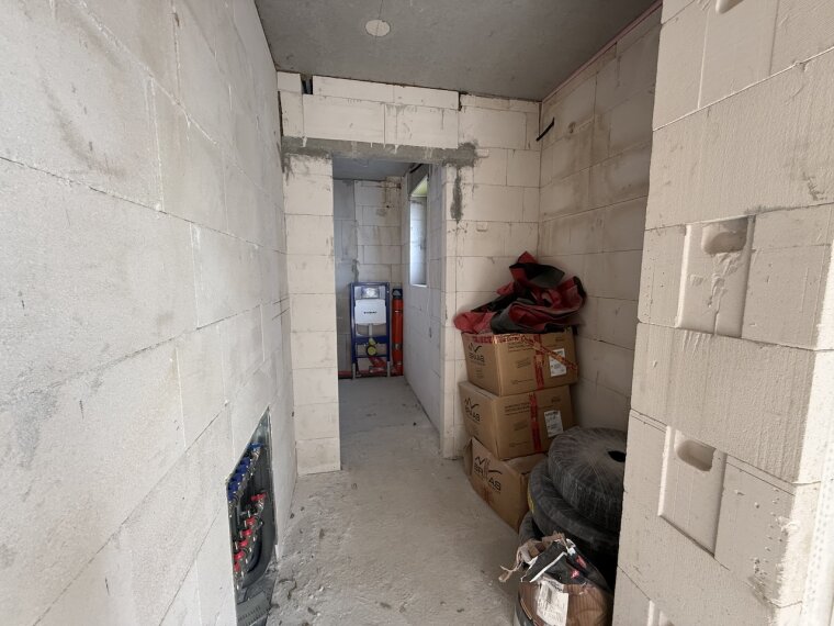 Garderobe EG